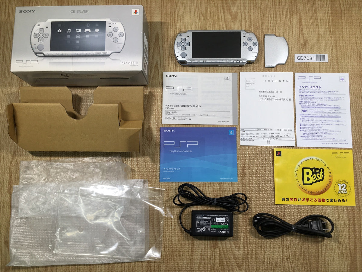 GD7031 PSP-2000 ICE Silver BOXED SONY PSP Console Japan