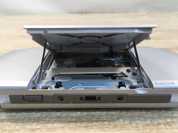 PSPVita Silver (使用2回だけ)＋ソフト GD7367 Plz Read Item Condi PSP-3000 MYSTIC Silver SONY PSP