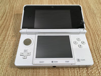 LG3744 Plz Read Item Condi Nintendo 3DS Pure White Console Japan