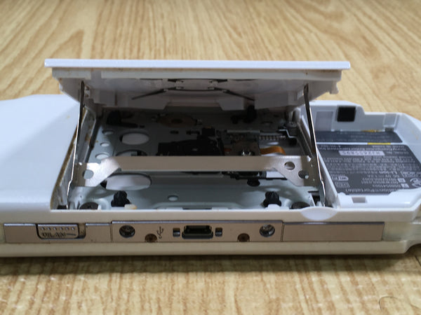 GD6897 Plz Read Item Condi PSP-3000 PEARL WHITE SONY PSP
