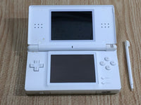 LG2387 Plz Read Item Condi Nintendo DS Lite Crystal White