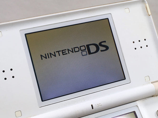 LG2387 Plz Read Item Condi Nintendo DS Lite Crystal White