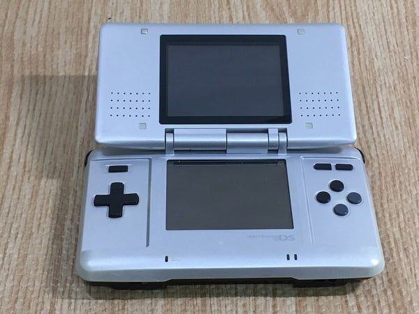 LG2654 Plz Read Item Condi Nintendo DS Platinum Silver