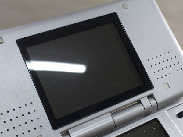 LG2654 Plz Read Item Condi Nintendo DS Platinum Silver
