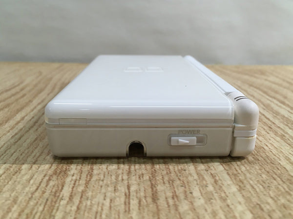 LG2658 Plz Read Item Condi Nintendo DS Lite Crystal White