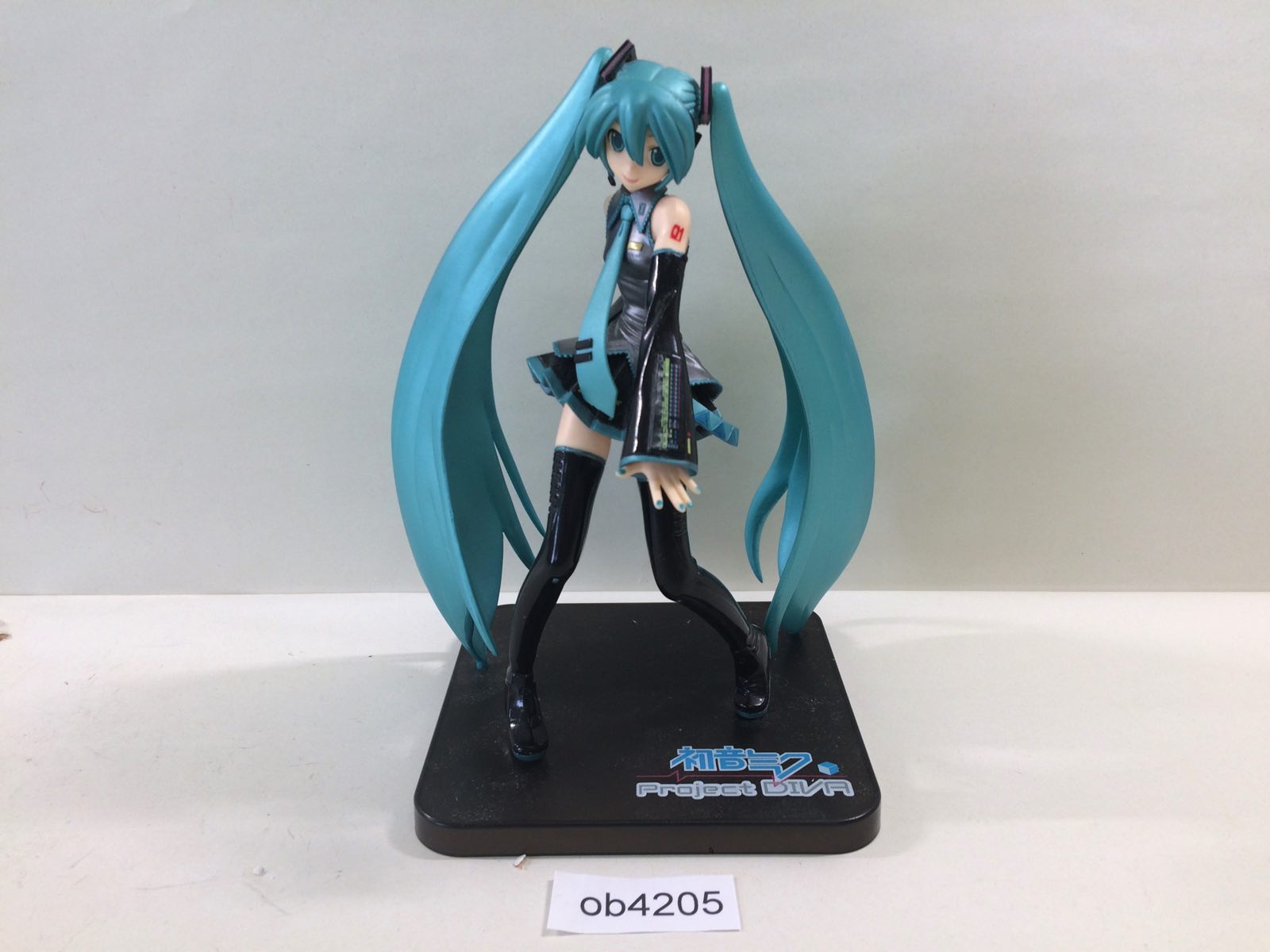Figures – J4U.co.jp